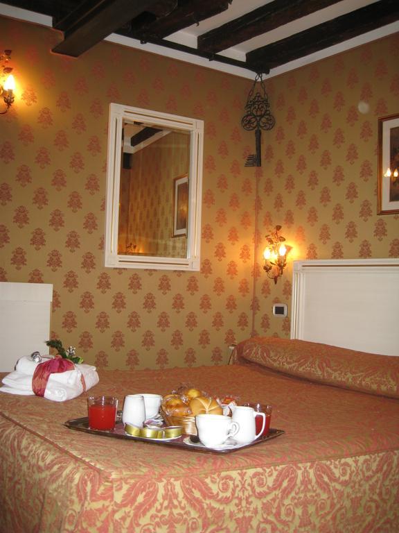 Ca' San Vio Bed & Breakfast Venesia Bagian luar foto